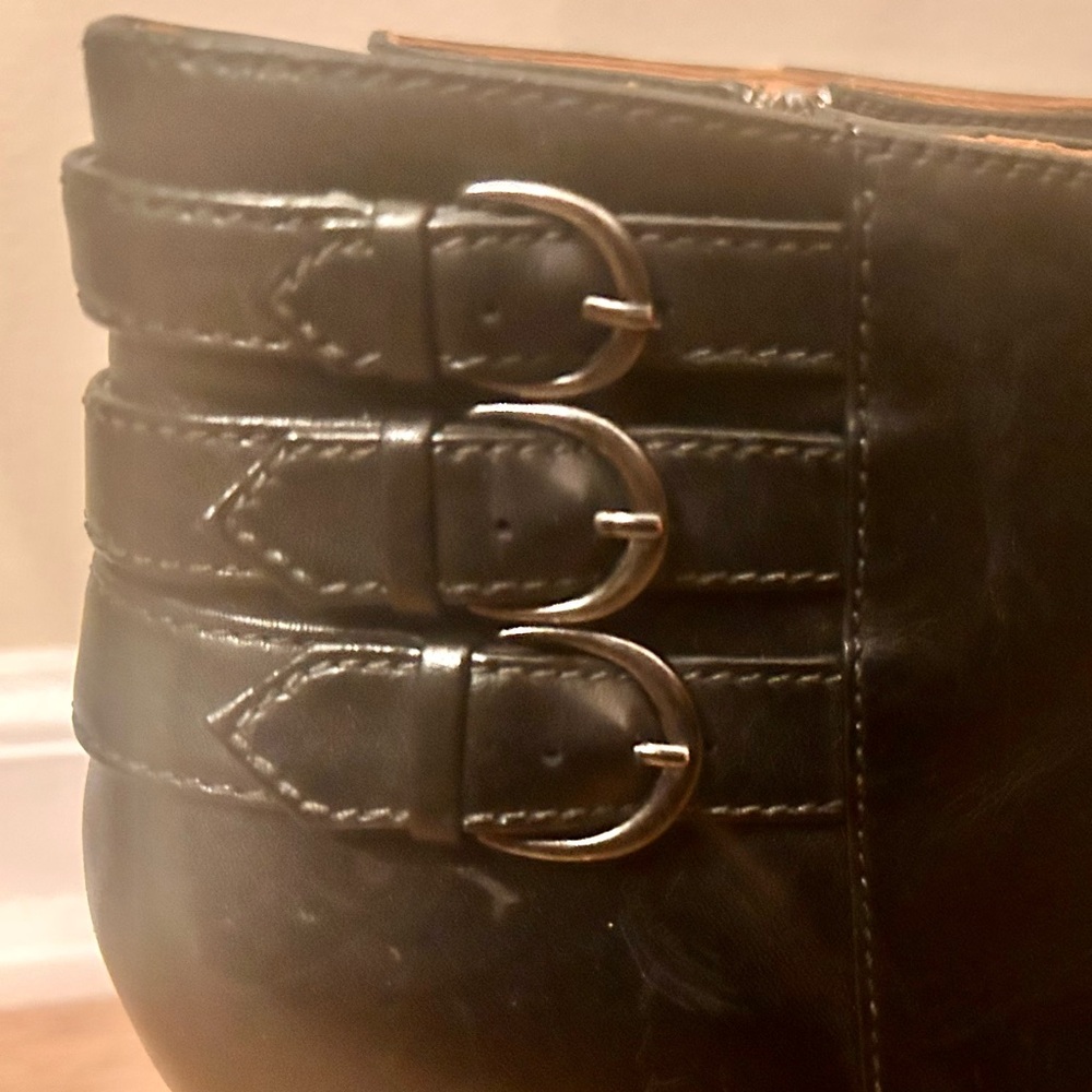 Clark’s Black Leather Ankle Boots - Picture 3 of 9
